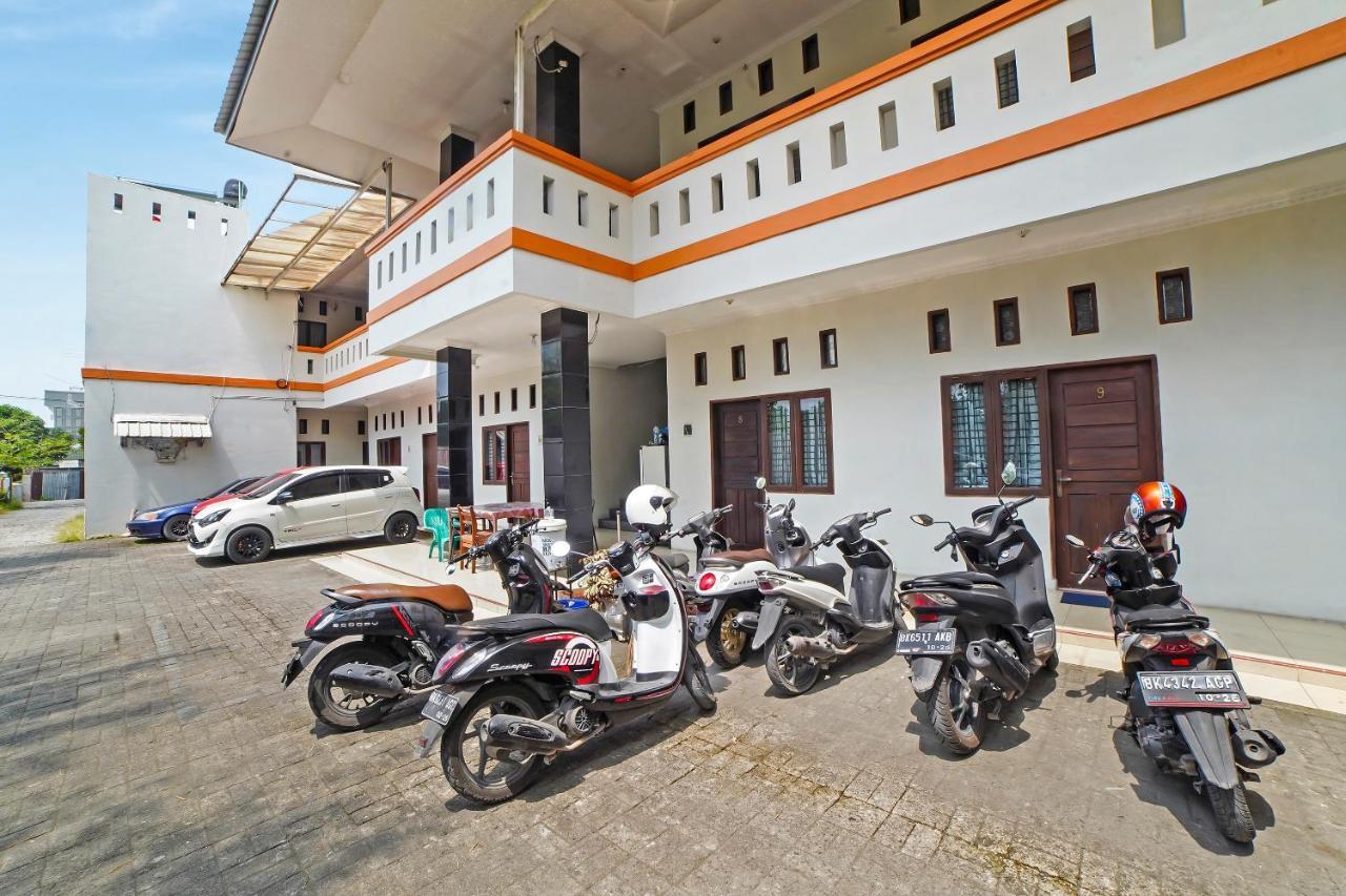 Oyo 90751 Graha Sei Batugingging Hotel Medan Exterior photo