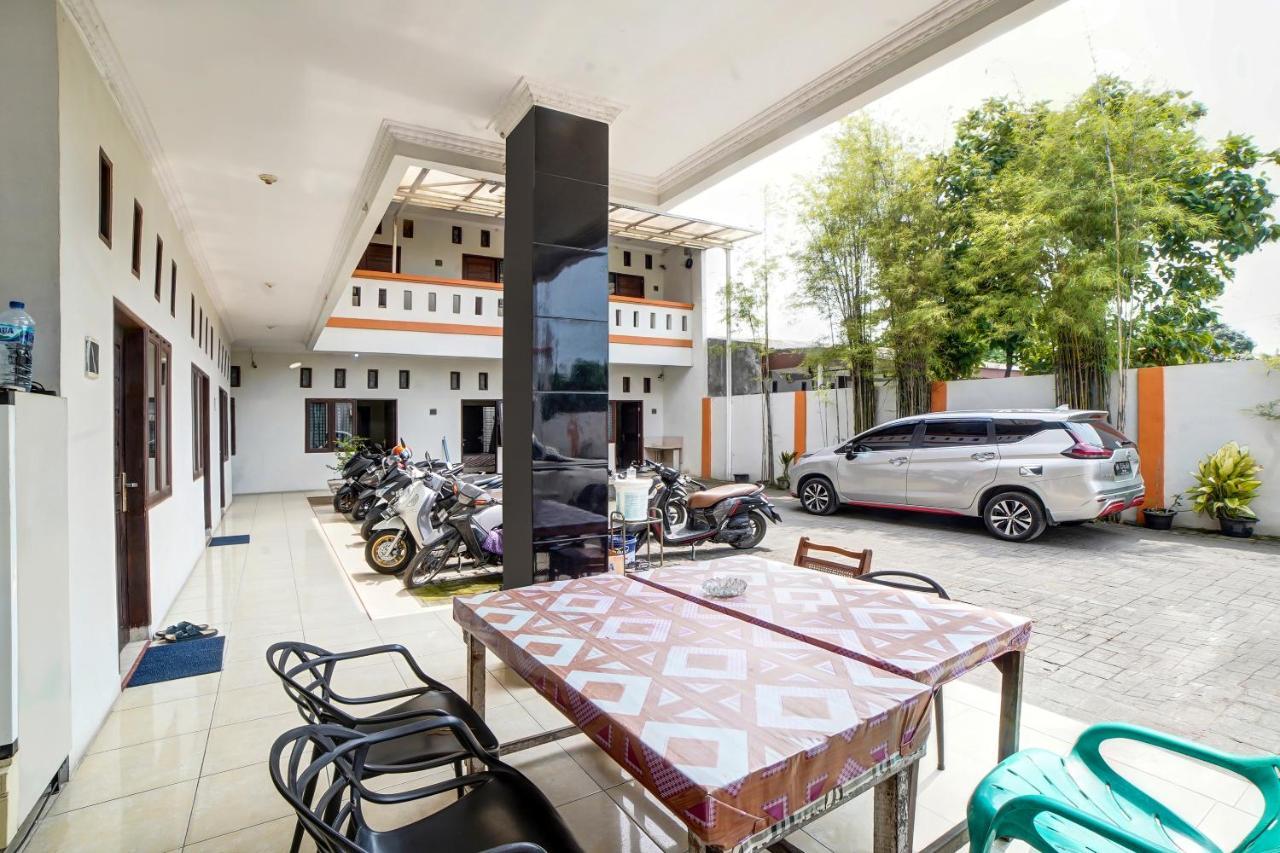 Oyo 90751 Graha Sei Batugingging Hotel Medan Exterior photo
